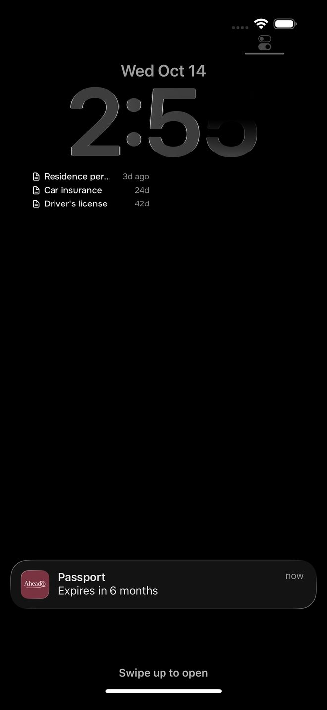 Aheado reminder on the iPhone Lock Screen: Passport, Expires in 6 months